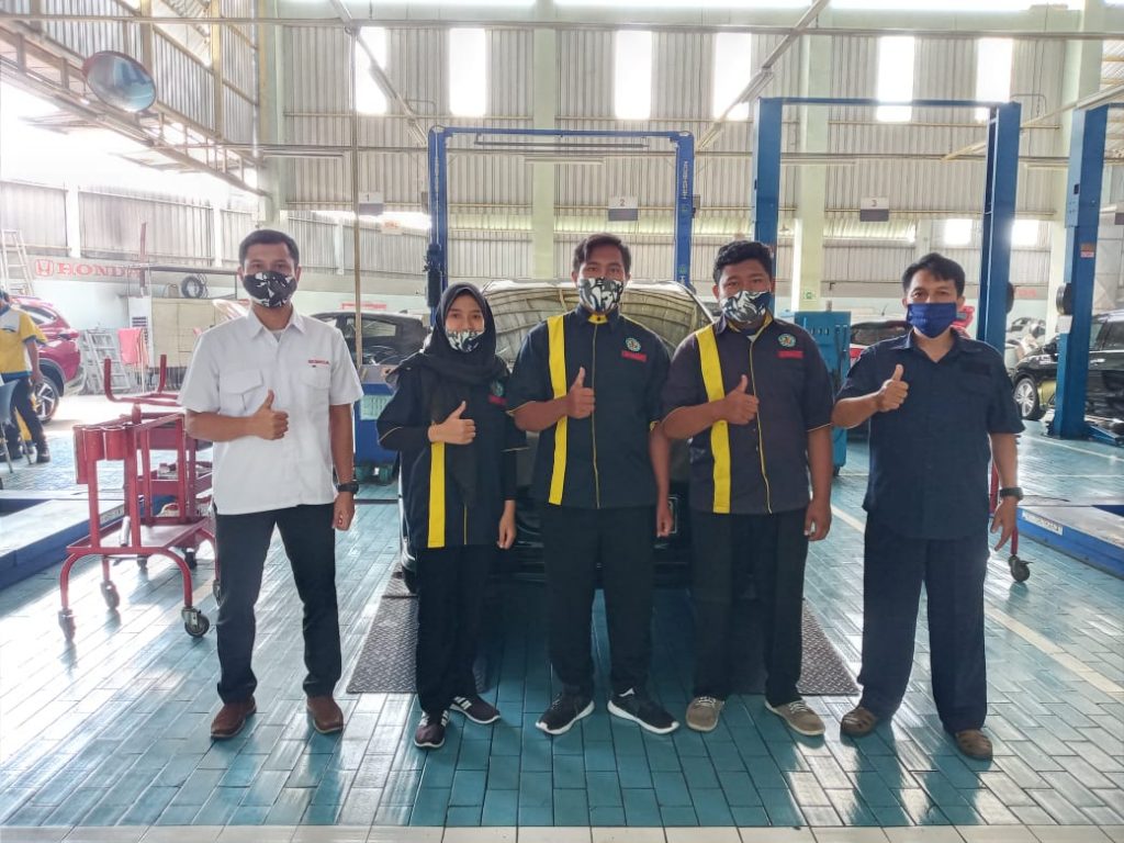 Kegiatan PKL Teknik Kendaraan Ringan Otomotif